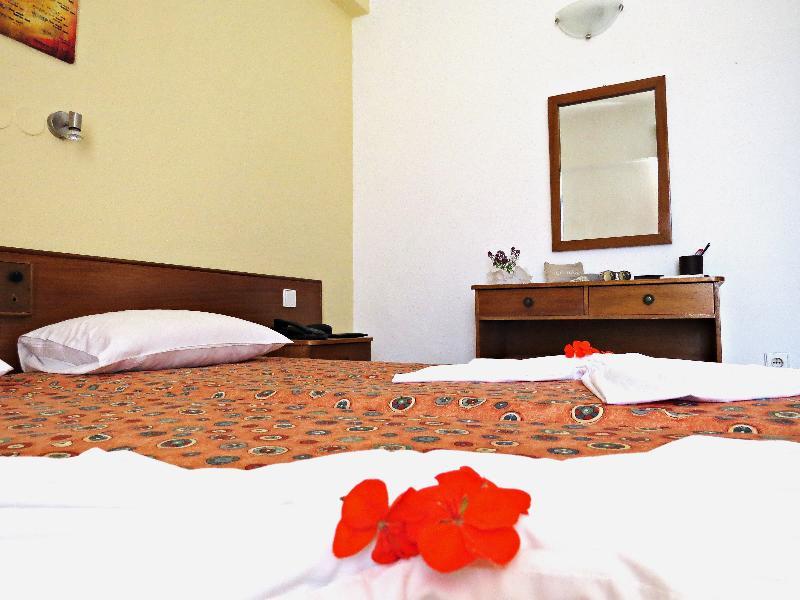 Maritime Hotel Apartments Petaloudes Exteriér fotografie